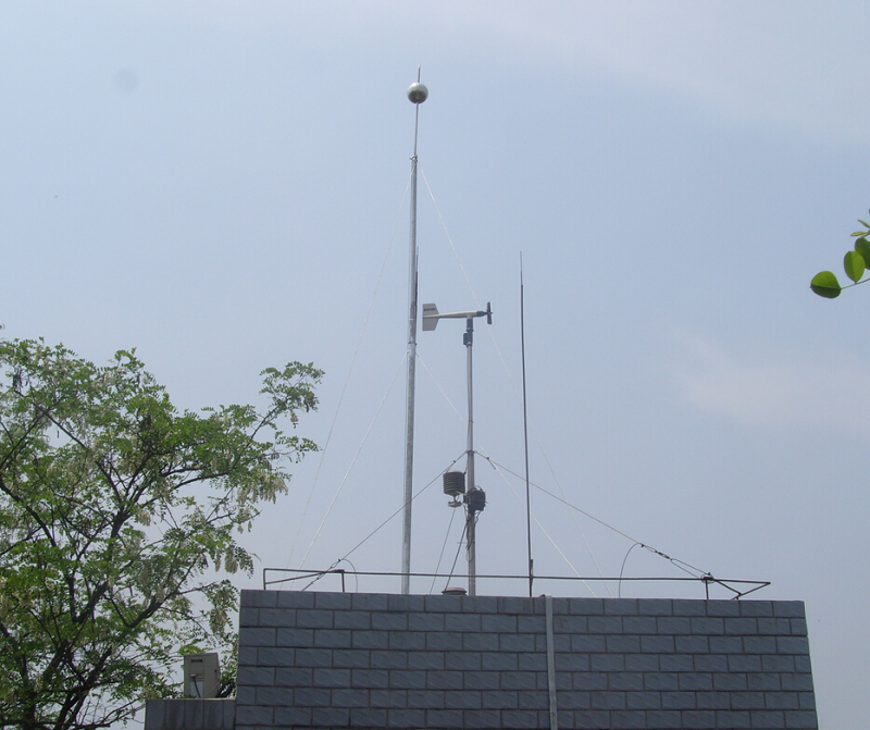 �������վ���׹��̰���