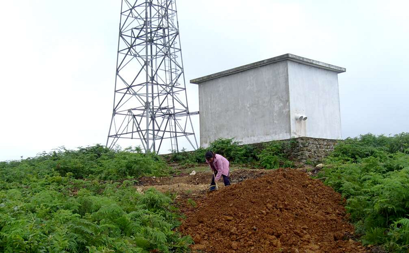 �ƶ���վ���׽ӵع��̰���